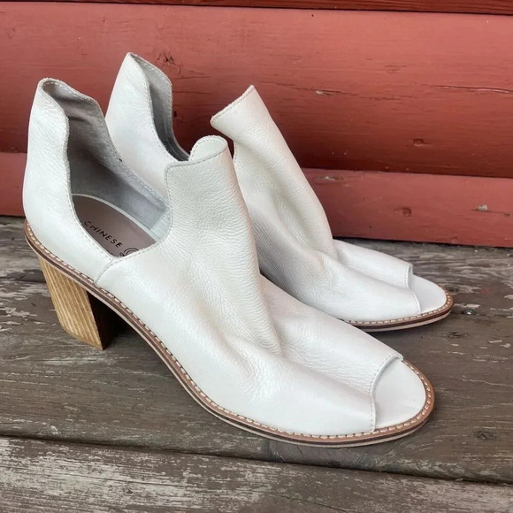 Chinese Laundry Size 10 Carlita Peep Toe leather ankle Bootie white - Picture 1 of 7